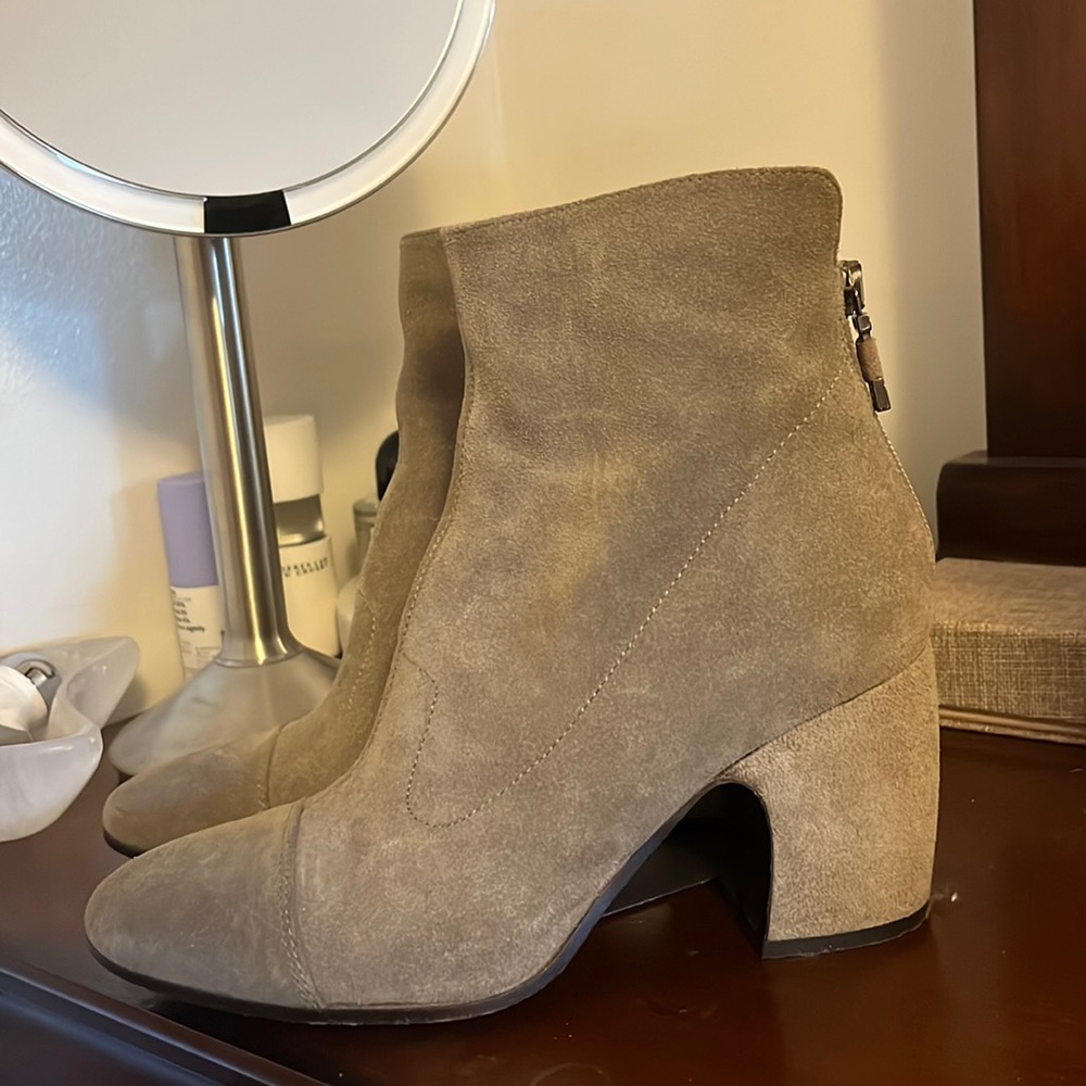 Alberto Fermani Suede Boots